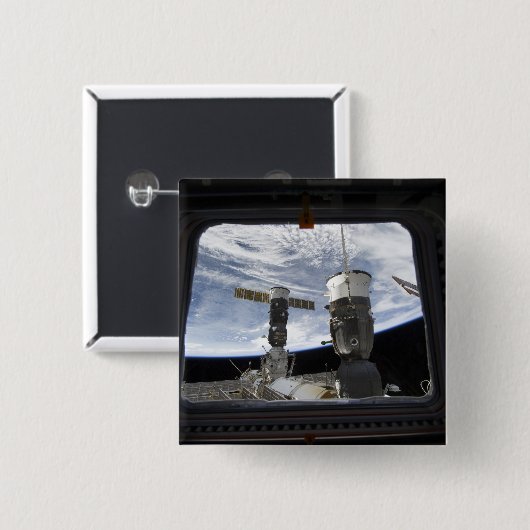 2個のロシアの宇宙船 缶バッジ (正面&裏面)