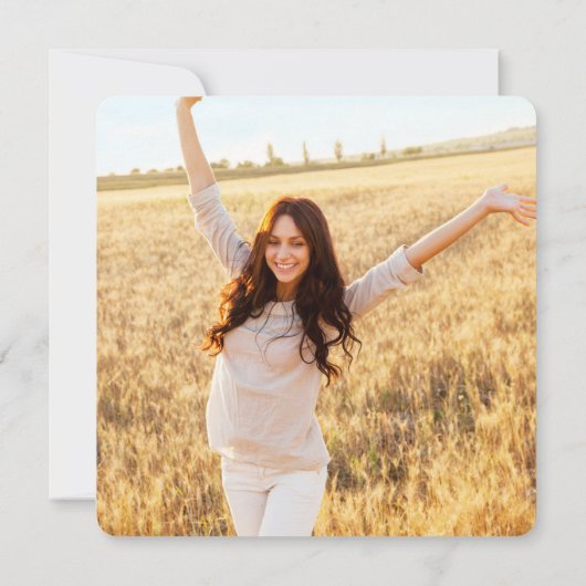 2写真と白のスクリプトオーバーレイ正方形の卒業 案内状 (裏面)