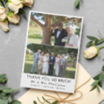 2写真クリーンフォント後の生活結婚の感謝 サンキューカード<br><div class="desc">両面の長老結婚のサンキューカードを片面にプリントし、あなたの名前の上の結婚2つの写真のクリーンなコラージュと結婚、あなたの日付と場所がクリーンなフォントでモダンす。その他の面には手札で手札を取り付け書てお感謝してい客さまを楽しめる。あなたの写真と結婚あなたの名パーソナライズされた前のより大きなフォントで生活の後半のサンキューカード。</div>