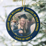 2写真卒業ネイビーエレガントブルー金ゴールドイエロー セラミックオーナメント<br><div class="desc">卒業式の功績を記念し、青と金ゴールドエレガントの2つの写真をカスタム卒業式クリスマスの装飾を囲む。写真と全文字はシンプルに対してカスタマイズのに対して前面と背面違うに配置できる。(IMAGE & 文字デザイン TIPS: 1)文言の位置を調整するには、最初または最後に宇宙を追加する。2)写真を正確に中央に配置するには、Zazzleのウェブサイトにアップロードする前に正方形の形にトリミングする。 任意のお気に入りの引用文を含む感動的やる気を起こさせる、ことわざ、学校名と学位、おめでとう、お感謝してい母とパパ、またはあなたの選択の他のメッセージ。デザインには縁どダークブルー、タイポグラフィ名、学年、学年が丸で入ったパーソナライズされたモダンり、卒業式の写真や写真など、卒業生の写真が2枚ある。金ゴールドはメタリック箔ではなく黄色で印刷されることに注意して下さい。思い切った形見の卒業式ギフトアイディア。</div>