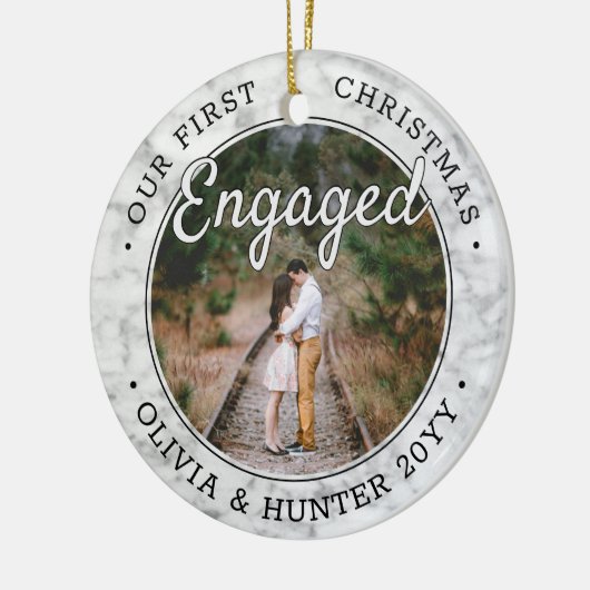 2写真Our初めてのクリスマス婚約したフェイク大理石 セラミックオーナメント (左)