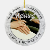 2写真Our初めてのクリスマス結婚したフェイク大理石 セラミックオーナメント (裏面)