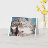 2匹のかわいいハリネズミ カード (黄色い花)