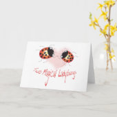 2匹のカスタマイズ魔法のてんとう虫の挨拶状- カード (黄色い花)