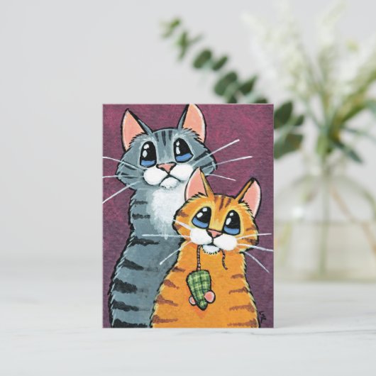 2匹のタビー猫とネズミのおもちゃイラストレーション ポストカード (スタンド正面)