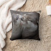 2匹の愛らしいカワウソ クッション (ブランケット)