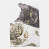 2匹の猫 – 虎猫とネクタイ キッチンタオル (縦)