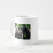 2匹の白い顔のCapuchin猿 コーヒーマグカップ (正面左)