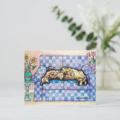 2匹の眠るトラ猫のポストカード ポストカード (スタンド正面)