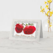 2匹の赤いバラの対のバースデー・カード カード (黄色い花)