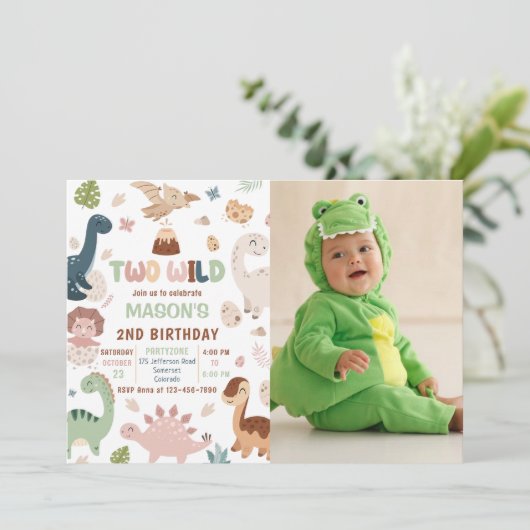 2匹の野生のかわいい恐竜2nd誕生日の写真 招待状 (スタンド正面)