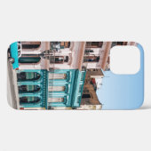 2台の車が外に駐車する建物 Case-Mate iPhoneケース (裏面 (横))