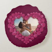 2周年記念の日 ガーネット 赤いハート ラウンドクッション (裏面)