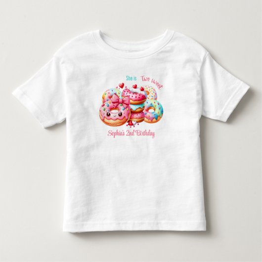 2回目の誕生日かわいいドーナツの女の子の名前 トドラーTシャツ (正面)