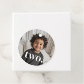 2回目の誕生日の写真 – 2 フェイバータグ (インサイチュ)