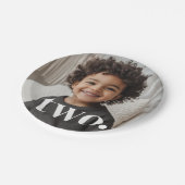 2回目の誕生日の写真 – 2 ペーパープレート (アングル)