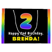 2回目の誕生日：カラフル虹#2、名前をカスタムする ラージペーパーバッグ (裏面)