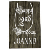 2回目の誕生日： ファンシー, フェイク Wood Look +名前をカスタムする ミディアムペーパーバッグ (正面)