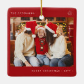 2家族の写真シンプルクリスマスミニマルおもしろい赤 セラミックオーナメント (裏面)