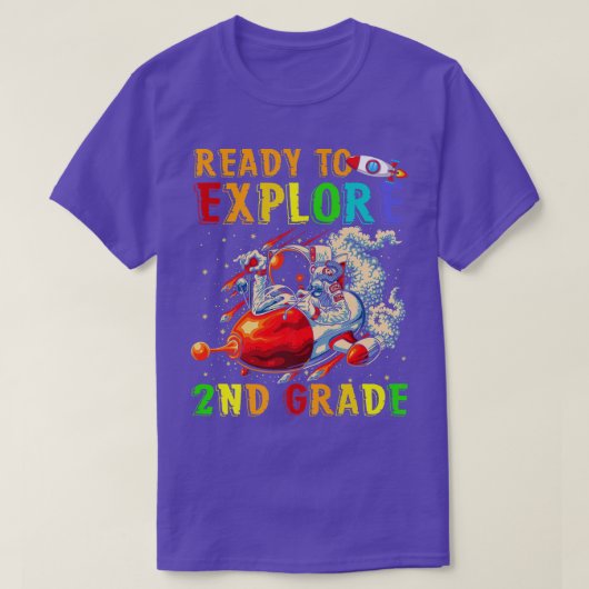 2年生かわいい宇宙飛行士の少年を探索する準備ができている子供たち Tシャツ (デザイン正面)
