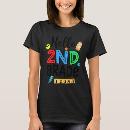 2年生のあなたへ!学校の初日おめでとう先生 Tシャツ (正面)