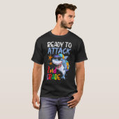 2年生を攻撃する準備ができている少年のための新学期 Tシャツ (正面フル)