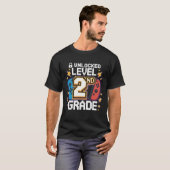 2年生レベルの最初の日のロック解除されたゲーム戻る Tシャツ (正面フル)