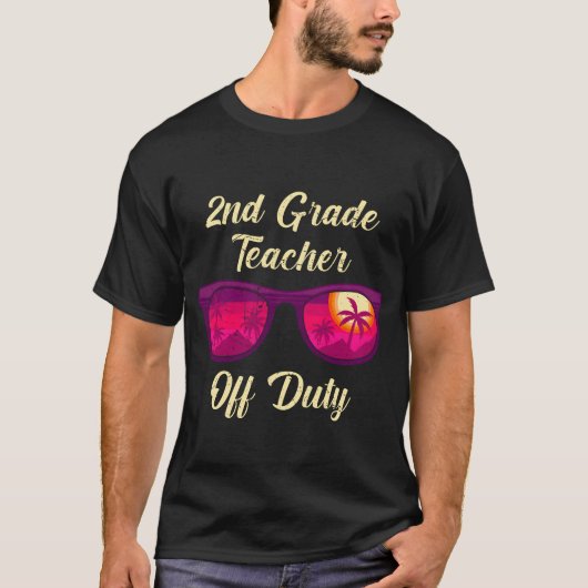 2年生担任の先生お疲れ様です学校の先生 Tシャツ (正面)