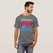 2年生 Rocks Backo 学校 2年生 面白い Tシャツ (正面フル)