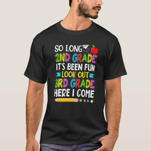 2年生It'sおもしろいアウト3年生先生St Tシャツ (正面)