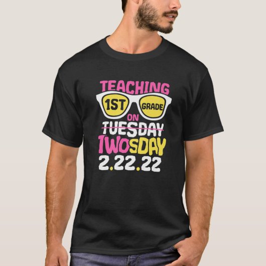2教え月22日2-22-222月22日 Tシャツ (正面)