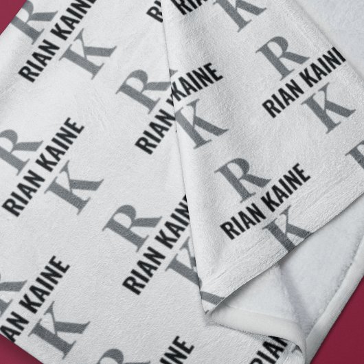 2文字モダンモノグラム繰り返しアロバ澄ん フリースブランケット