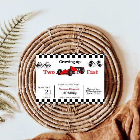 2日に2人の速さで成長するレーシングカーのツインボーイ 招待状