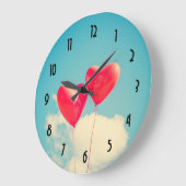 2明るい赤いハート状のバルーン(上に浮かぶ) ラージ壁時計 (傾斜)
