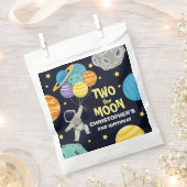 2月の外側宇宙ブルー2nd誕生日パーティー フェイバーバッグ (クリップ留めされた状態)