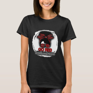 2月の女性のレッド+メッシー・バン - 心臓病 Tシャツ