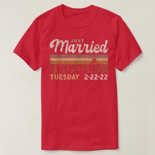 2月22日ツースデイで結婚しました Tシャツ (デザイン正面)