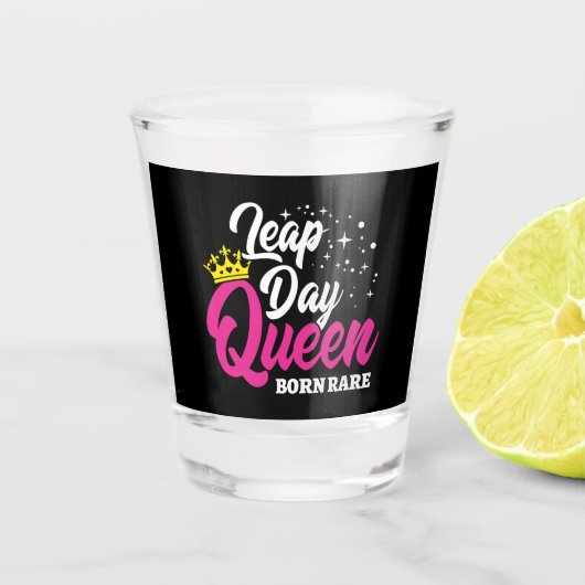 2月29日うるう日クイーンリープイヤー誕生日生まれレア ショットグラス (正面)