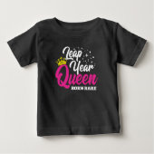 2月29日閏年クイーンリープデイ誕生日生まれレア ベビーTシャツ (正面)