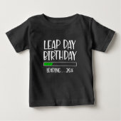 2月29日閏日誕生日25%閏年の読み込み ベビーTシャツ (正面)