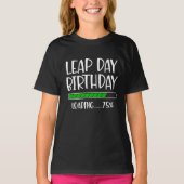2月29日閏日誕生日75%閏年の読み込み Tシャツ (正面)