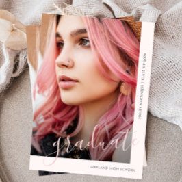 2枚のかわいらし写真の卒業発表のスクリプト 招待状