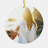 2枚のパーソナライズされた写真とスクリプト文字ラブ セラミックオーナメント (正面)