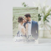 2枚の写真を使用したネイビーブルーの手書き風スクリプトの結婚式 サンキューカード (スタンド正面)