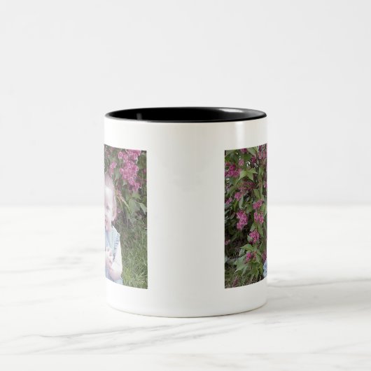 2枚の写真を追加 – 両シンプル面のコラージュ ツートーンマグカップ (中央)