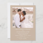 2枚の写真を飾るシンプルなテラコッタの結婚式 招待状 (裏面)