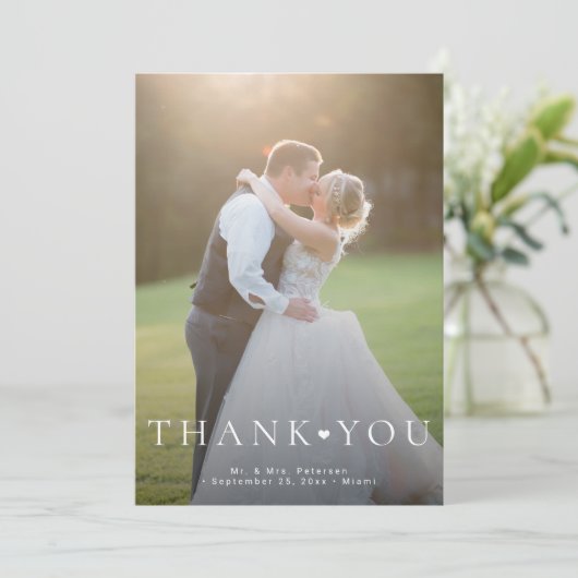 2枚の写真シンプルモダンタイポグラフィのハート結婚の サンキューカード (スタンド正面)