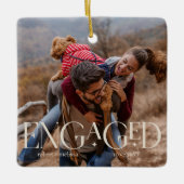 2枚の写真モダン婚約した編集可能カラー セラミックオーナメント (正面)