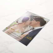 2枚の写真付き結婚式延期案内 ゴールド 箔招待状 (回転した状態)