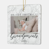 2枚の写真初めてのクリスマスを祖父母としてかわいい セラミックオーナメント (左)